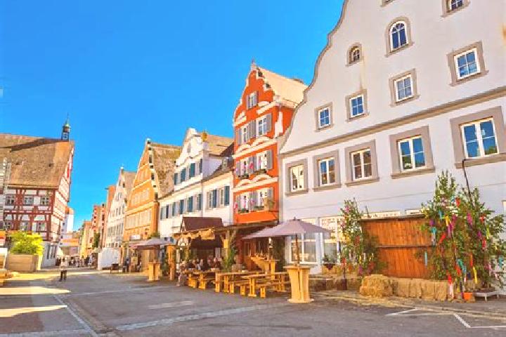 Escorts Oettingen in Bayern, Germany — Local Companions