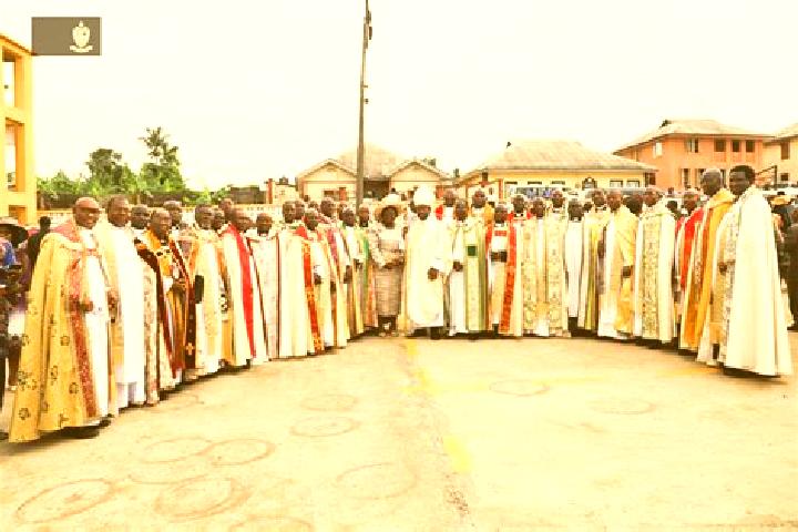 Escorts Oke-Agbe, Nigeria — Local Companions