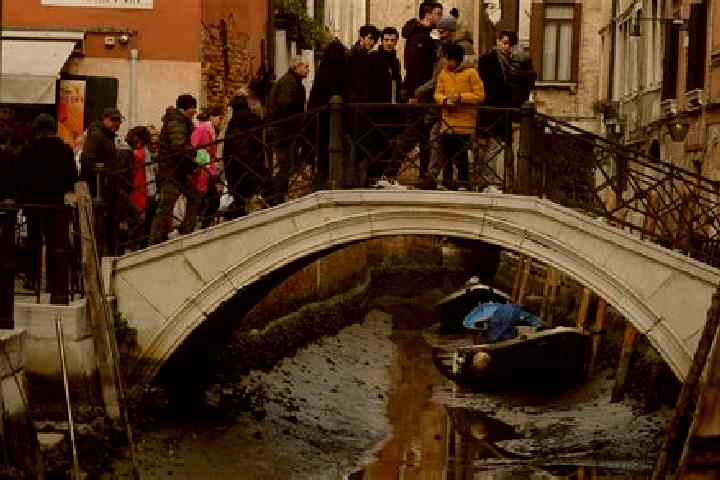 Escorts Oldenico, Italy — Local Companions