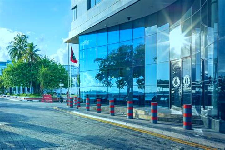 Escorts Open Stage, Maldives — Local Companions