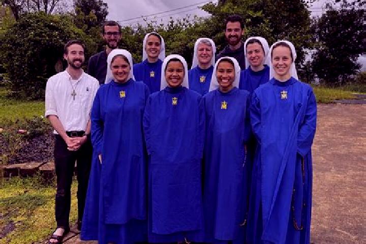 Escorts Optevoz, France — Local Companions