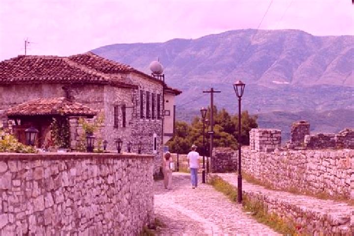 Escorts Orenje, Albania — Local Companions