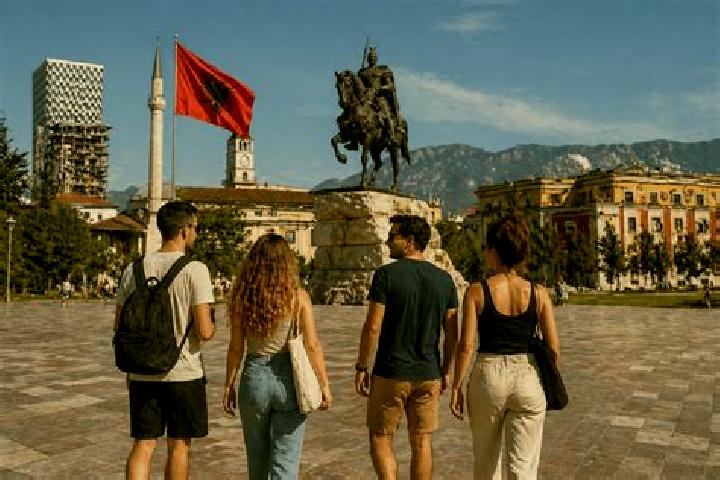 Escorts Ostreni i Math, Albania — Local Companions