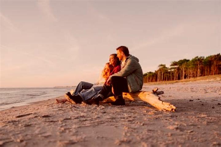 Escorts Ostseebad Goehren, Germany — Local Companions
