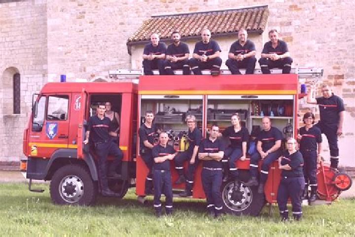 Escorts Ouchamps, France — Local Companions