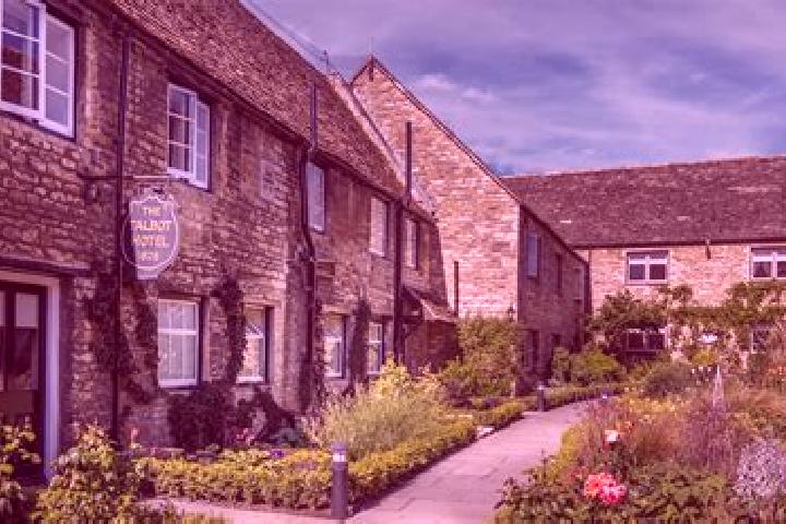 Escorts Oundle, United Kingdom — Local Companions