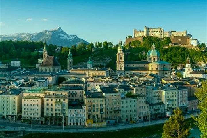 Escorts Pachfurth, Austria — Local Companions