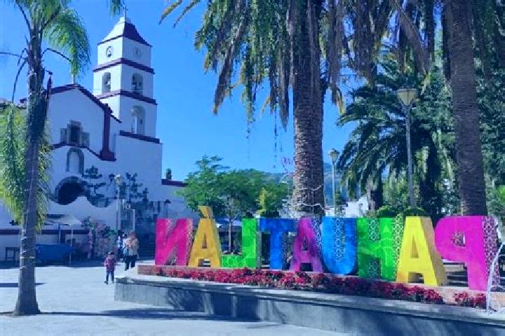 Escorts Pahuatlan de Valle, Mexico — Local Companions