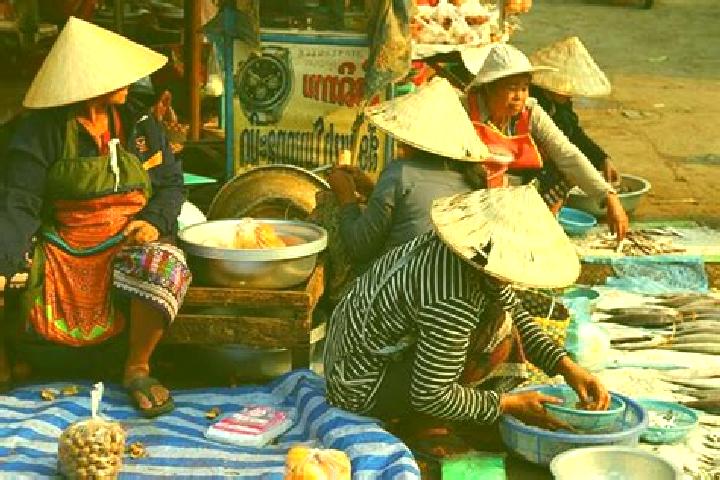 Escorts Pakxan, Laos — Local Companions