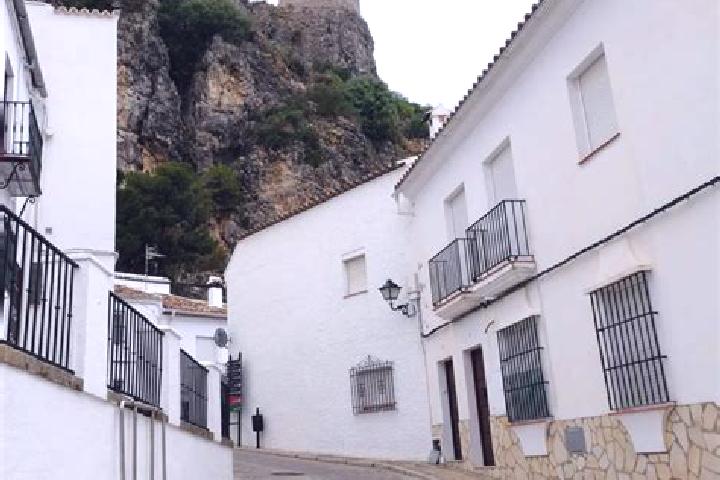 Escorts Palacios de la Sierra, Spain — Local Companions