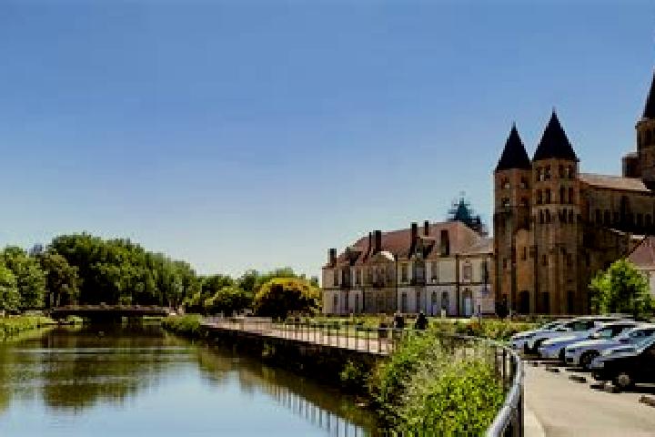 Escorts Paray-le-Monial, France — Local Companions
