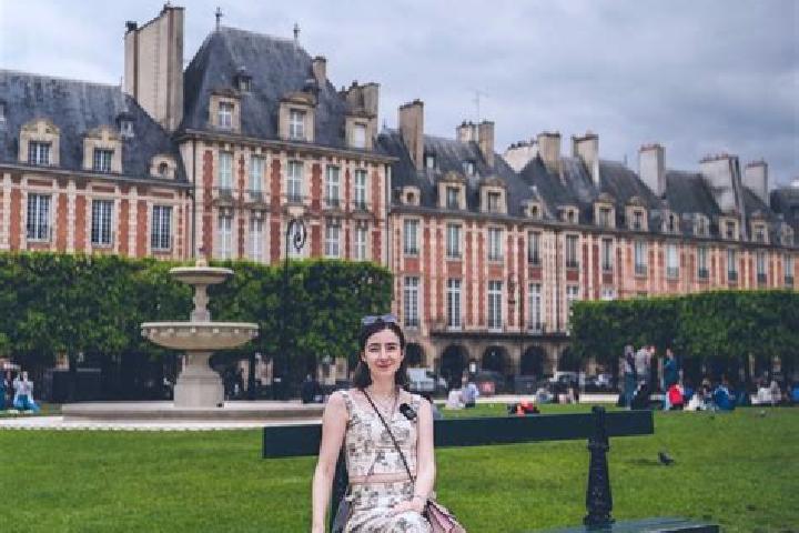 Escorts Paris 10e Arrondissement, France — Local Companions