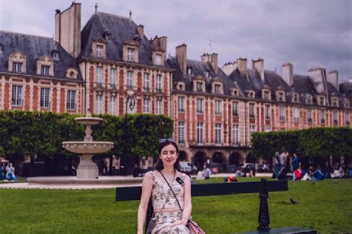 Escorts Paris 13e Arrondissement, France — Local Companions