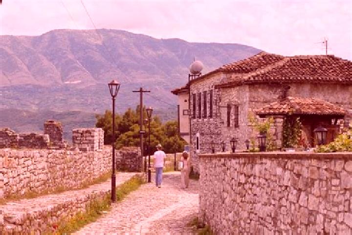 Escorts Pashalli, Albania — Local Companions