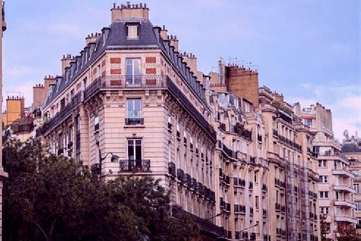 Escorts Passy, France — Local Companions