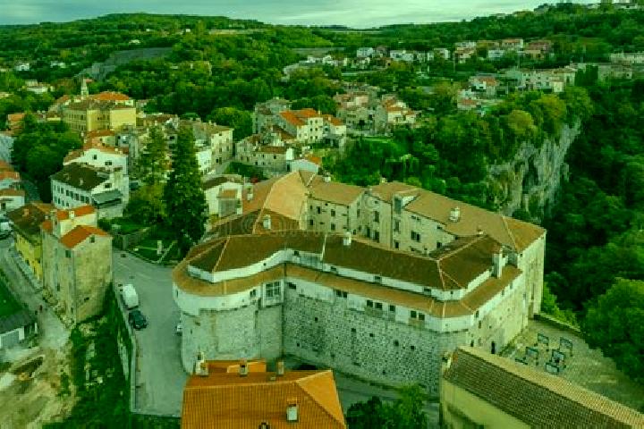 Escorts Pazin, Croatia — Local Companions
