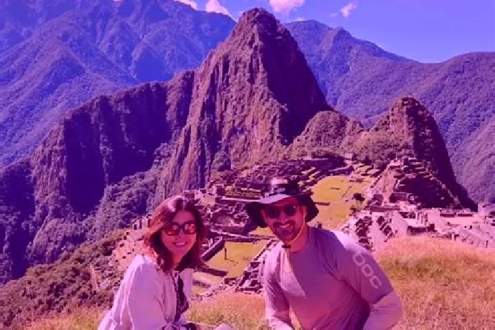 Escorts Pazos, Peru — Local Companions