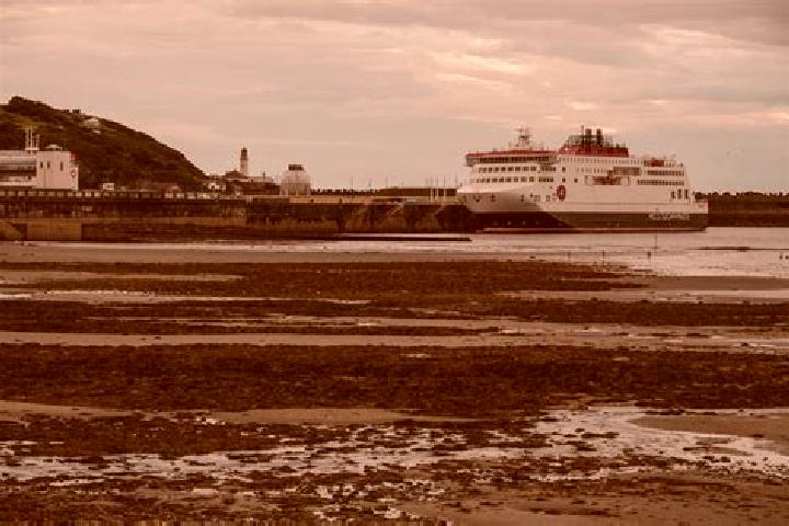 Escorts Peel, Isle of Man — Local Companions