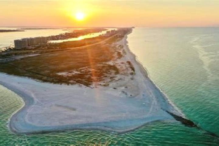 Escorts Perdido Beach, United States — Local Companions