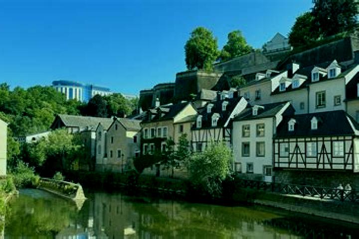 Escorts Perle, Luxembourg — Local Companions