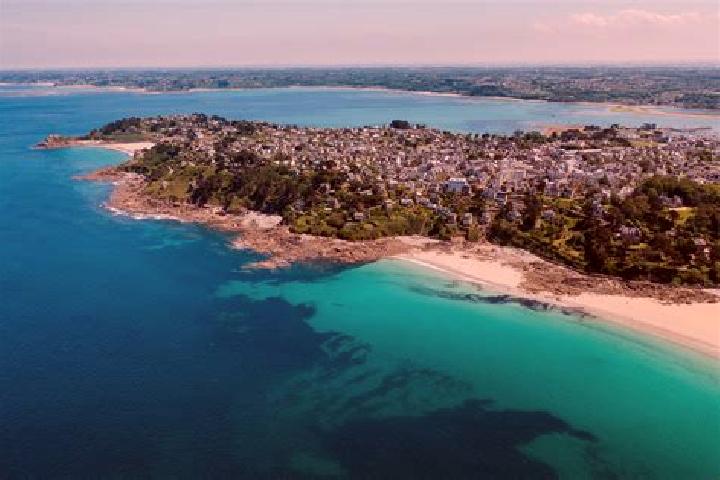 Escorts Perros-Guirec, France — Local Companions