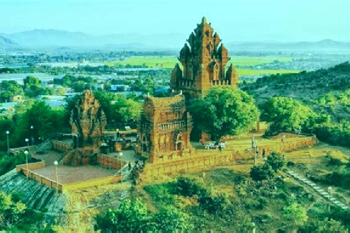 Escorts Phan Rang-Thap Cham, Vietnam — Local Companions
