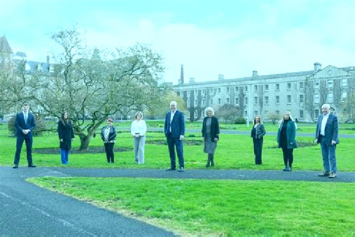 Escorts Piercetown, Ireland — Local Companions