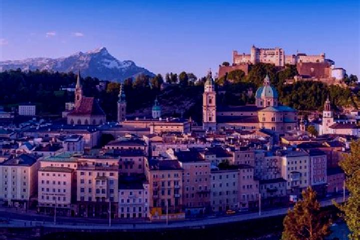 Escorts Pillichsdorf, Austria — Local Companions