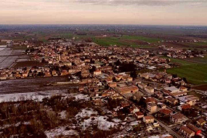Escorts Pinarolo Po, Italy — Local Companions