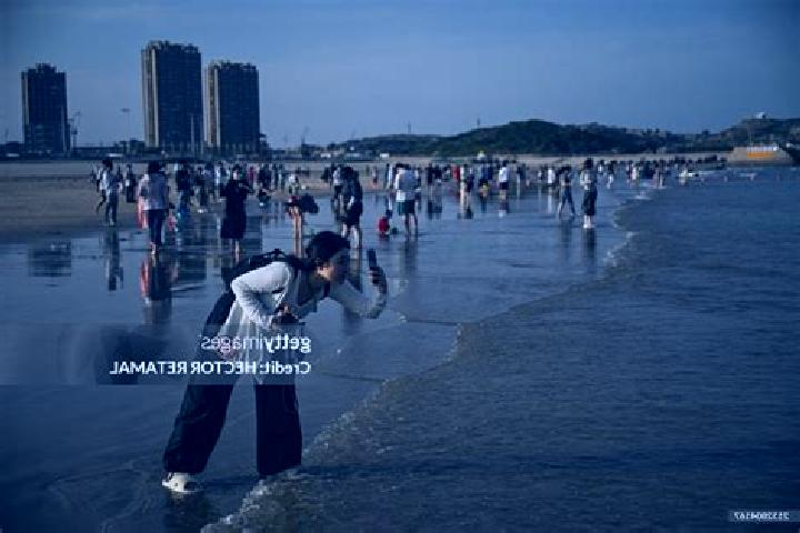 Escorts Pingtan, China — Local Companions