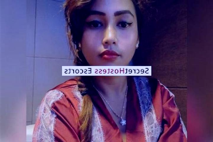 Escorts Pisangkemeng, Indonesia — Local Companions