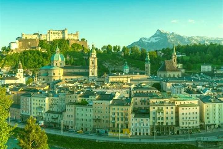 Escorts Pitzenberg, Austria — Local Companions
