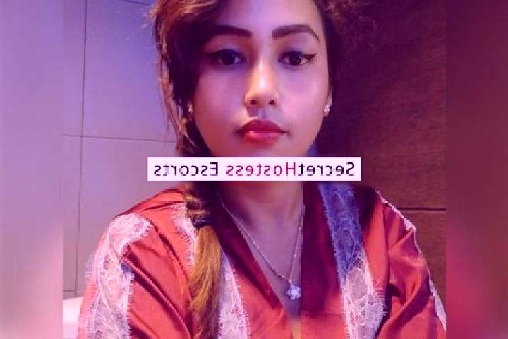 Escorts Pliwetan, Indonesia — Local Companions