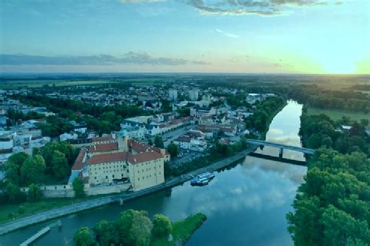 Escorts Podebrady, Czech Republic — Local Companions