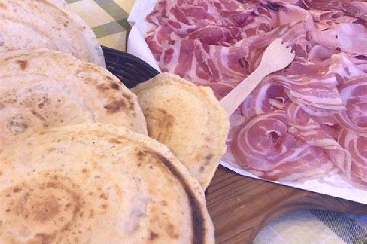 Escorts Podenzana, Italy — Local Companions