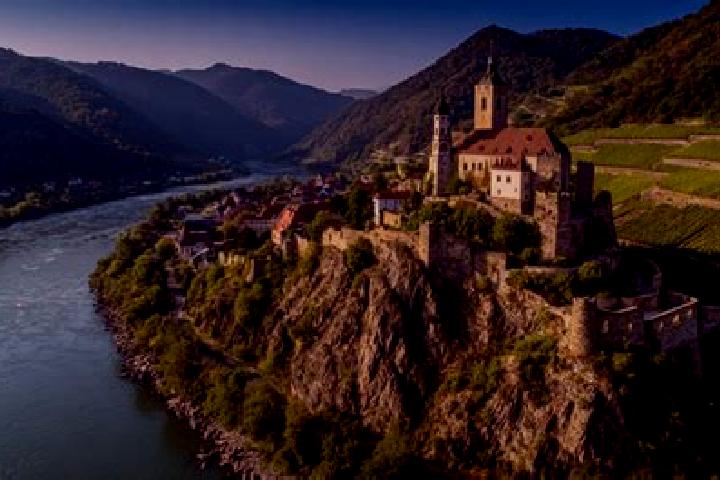 Escorts Poeggstall, Austria — Local Companions
