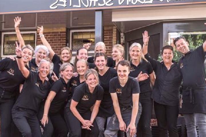 Escorts Poeldijk, Netherlands — Local Companions