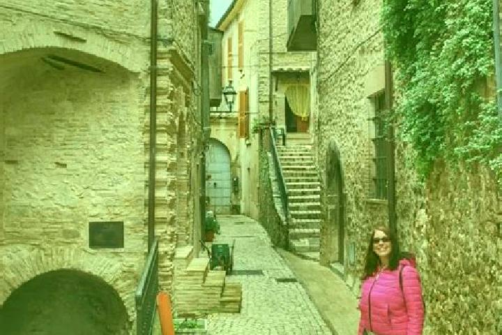 Escorts Poggio Mirteto Scalo, Italy — Local Companions