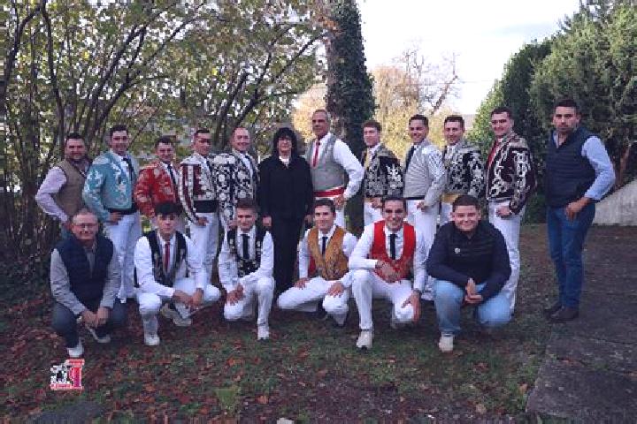 Escorts Pomarez, France — Local Companions