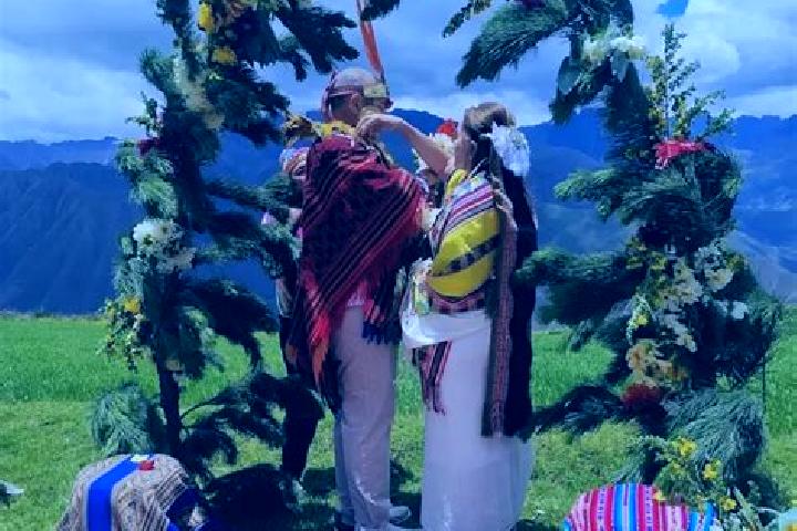 Escorts Pomata, Peru — Local Companions