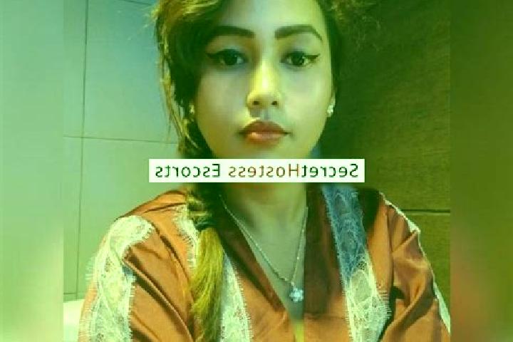 Escorts Ponain, Indonesia — Local Companions