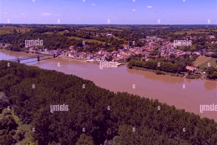 Escorts Portets, France — Local Companions