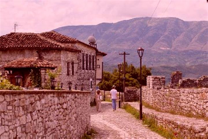 Escorts Potom, Albania — Local Companions