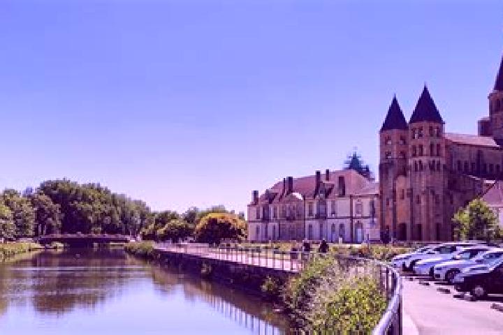 Escorts Pouilly-le-Monial, France — Local Companions