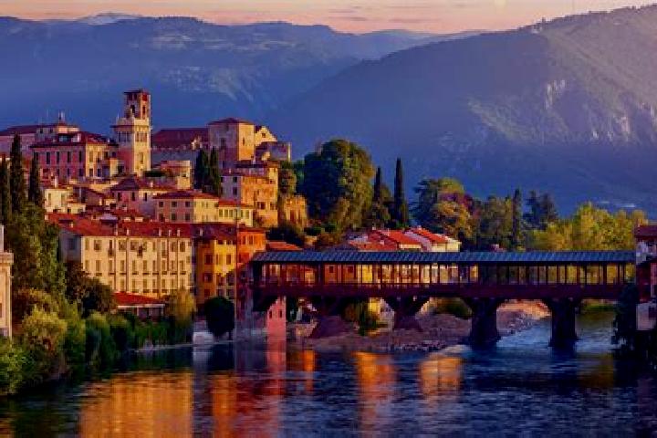 Escorts Pove del Grappa, Italy — Local Companions