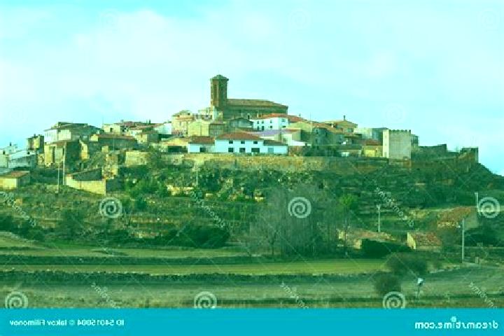 Escorts Pozuel del Campo, Spain — Local Companions
