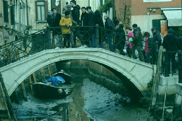 Escorts Pozzillo, Italy — Local Companions