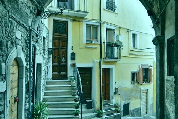 Escorts Pratola Serra, Italy — Local Companions