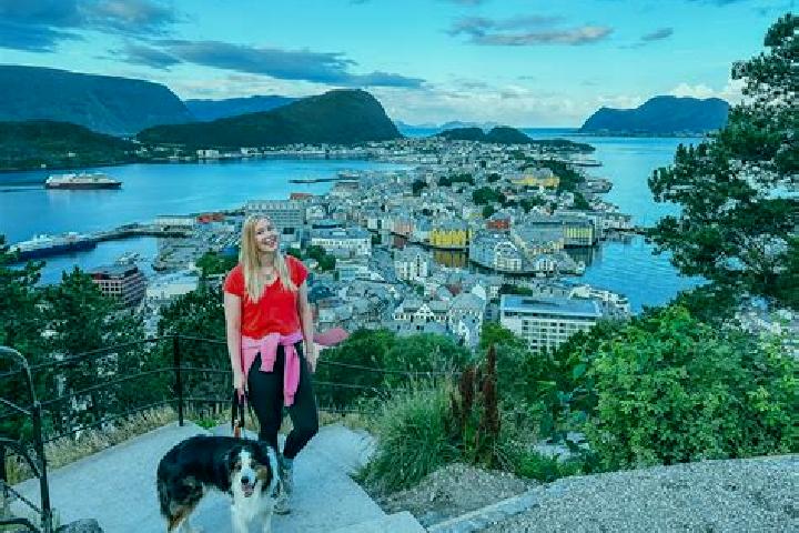 Escorts Prestestranda, Norway — Local Companions
