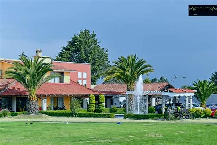 Escorts Privada Quinta Bonita, Mexico — Local Companions